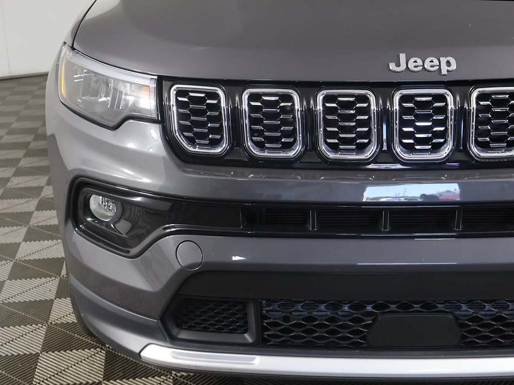 Used 2024 Jeep Compass Limited AWD/4WD image 12