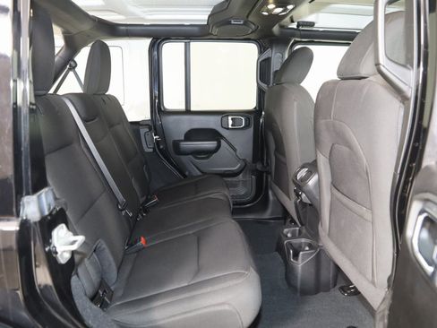 Used 2022 Jeep Wrangler Unlimited Sport image 13