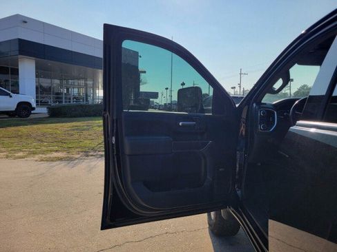 Used 2022 GMC Sierra 2500 Denali image 11