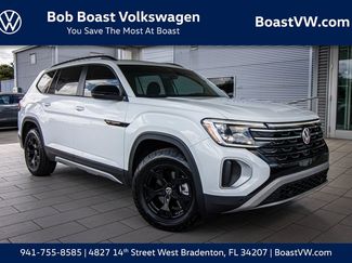 Used 2025 Volkswagen Atlas Peak Edition SE video 1