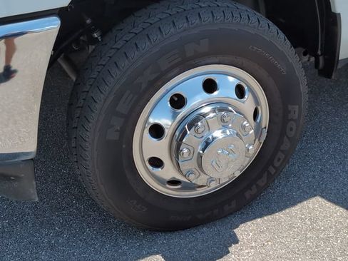 Used 2024 RAM 3500 Laramie AWD/4WD image 11