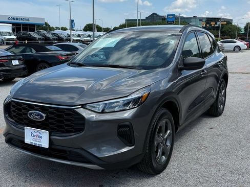 Used 2025 Ford Escape ST-Line w/ Cold Weather Package AWD/4WD image 3