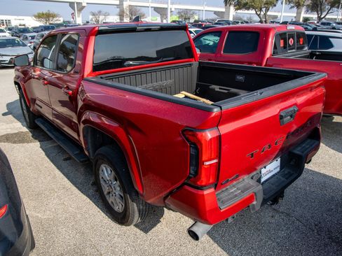 Used 2025 Toyota Tacoma SR5 image 9