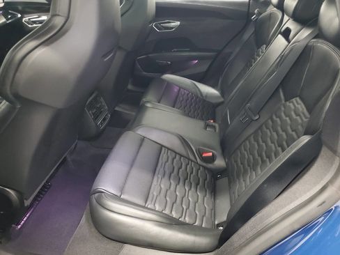 Used 2022 Audi e-tron GT Prestige image 12