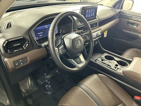 Used 2025 Honda Pilot Elite image 11