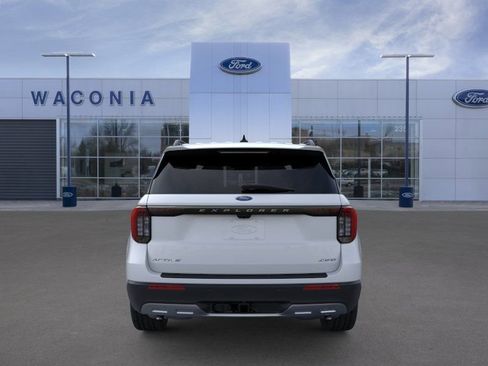 New 2026 Ford Explorer Active AWD/4WD image 5