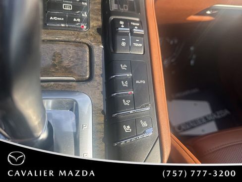 Used 2018 Porsche Cayenne Turbo AWD/4WD image 26