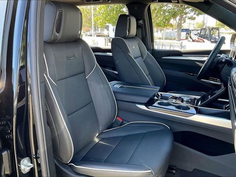 New 2026 Cadillac Escalade ESV Luxury image 34