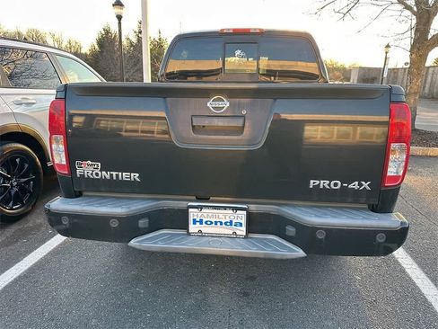 Used 2016 Nissan Frontier PRO-4X image 5