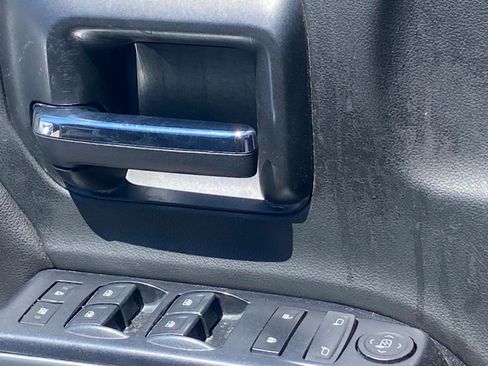 Used 2018 Chevrolet Silverado 1500 LT AWD/4WD image 16