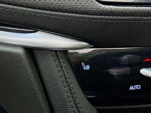 Used 2021 Cadillac XT5 Premium Luxury image 22