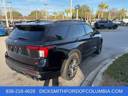 Used 2025 Ford Explorer ST image 5