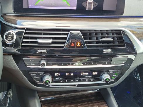 Used 2023 BMW 540i w/ Premium Package RWD image 30