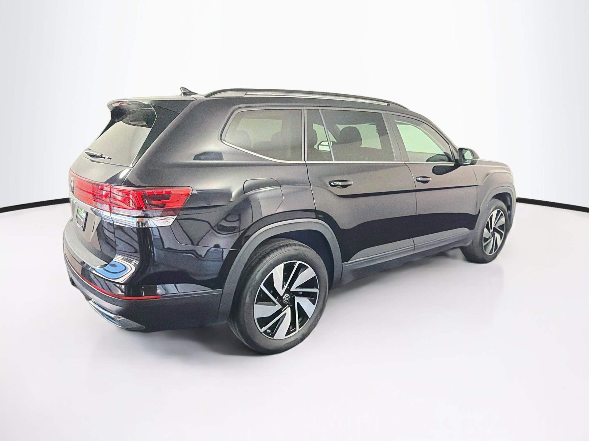 Used 2025 Volkswagen Atlas SE FWD image 9