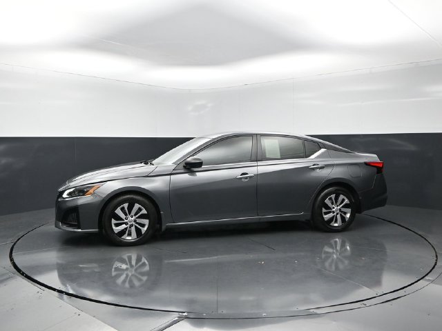 Certified 2025 Nissan Altima 2.5 S FWD image 3