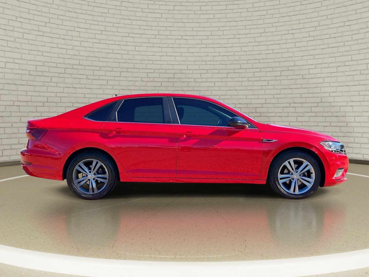 Used 2020 Volkswagen Jetta R-Line w/ R-Line Cold Weather Package FWD image 4