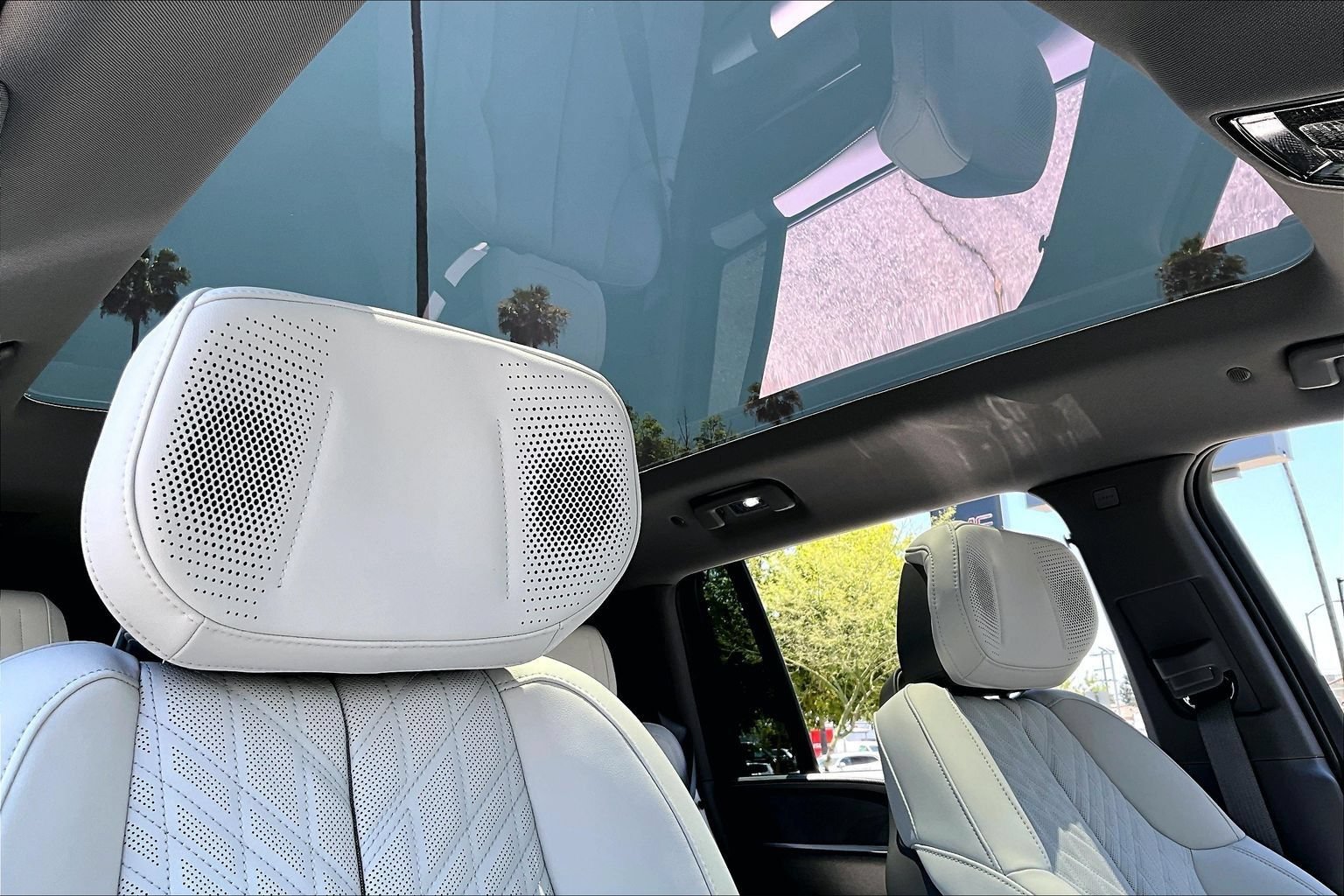 Used 2026 Cadillac Escalade IQL Luxury w/ LPO, Floor Liner Package AWD/4WD image 32