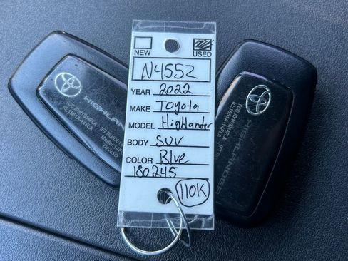 Used 2022 Toyota Highlander XSE AWD/4WD image 44