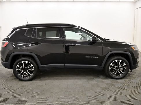 Used 2022 Jeep Compass Limited AWD/4WD image 9