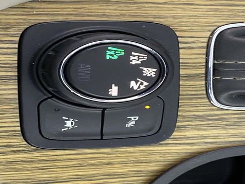 Used 2017 GMC Acadia Denali w/ Technology Package image 24