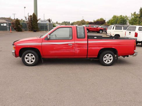 Used 1996 Nissan Pickup 2WD King Cab image 8