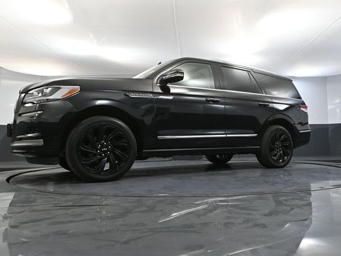 Used 2024 Lincoln Navigator Reserve image 61