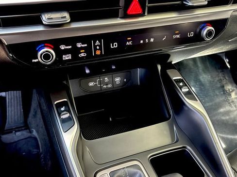 Used 2025 Kia Sorento S w/ Panoramic Sunroof Package FWD image 28