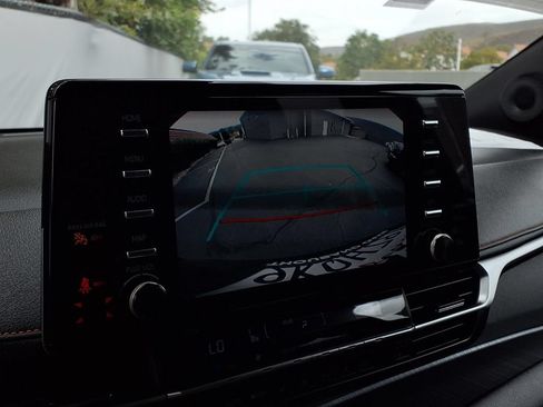Certified 2024 Toyota Sienna XSE w/ XSE Plus Package FWD image 9