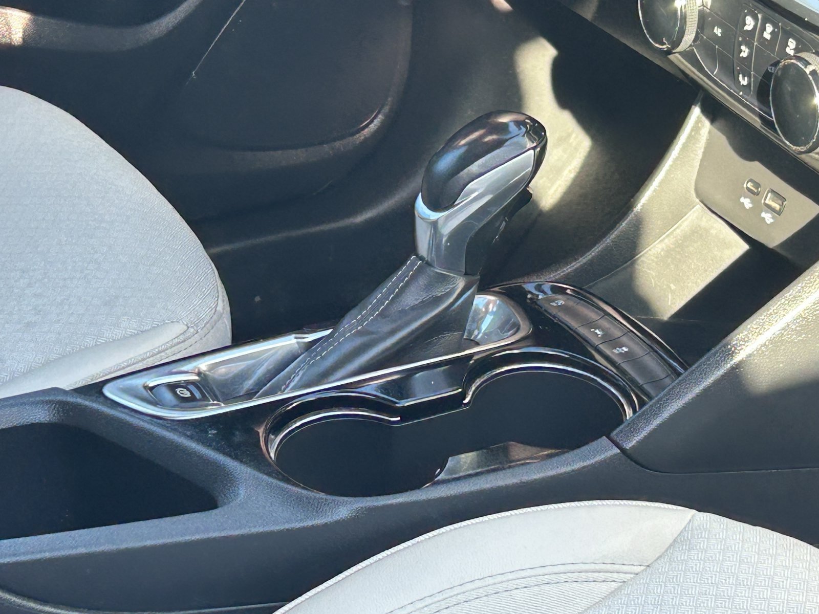 Used 2024 Buick Encore GX Preferred FWD image 10