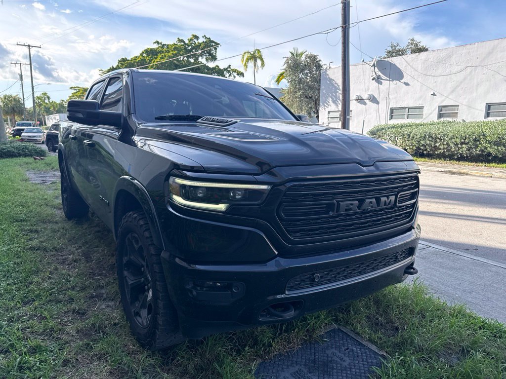 Used 2024 RAM 1500 Limited AWD/4WD image 2