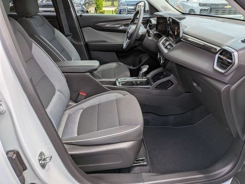 Used 2026 Chevrolet TrailBlazer LT w/ LT Cold Weather Package FWD image 36