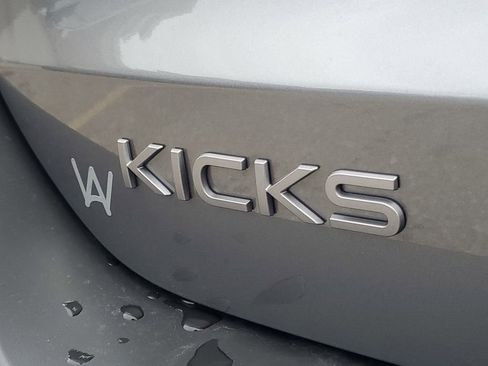 New 2025 Nissan Kicks SR image 6