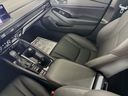 Used 2025 Honda Accord Touring image 29