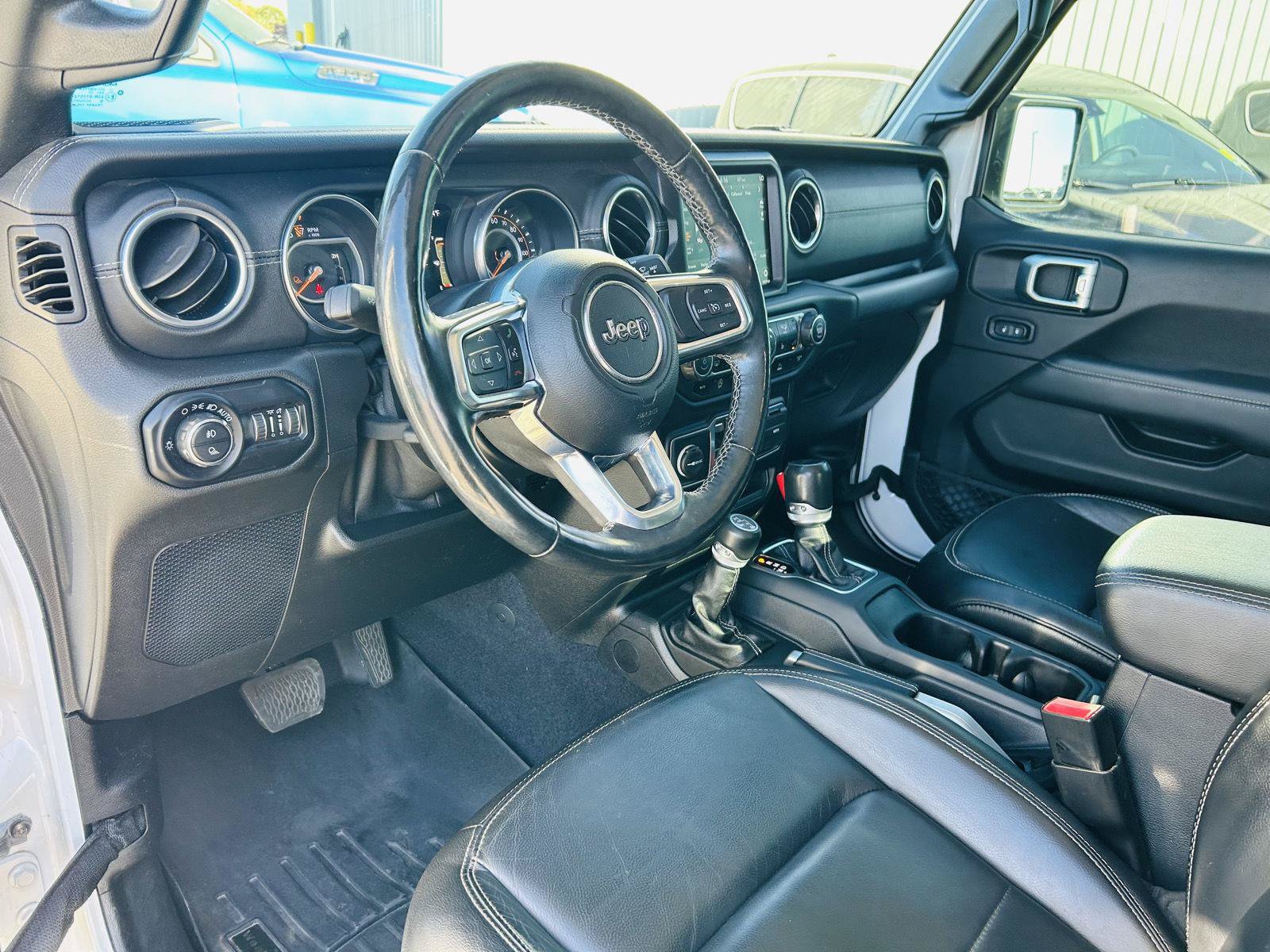 Used 2020 Jeep Gladiator Overland AWD/4WD image 10