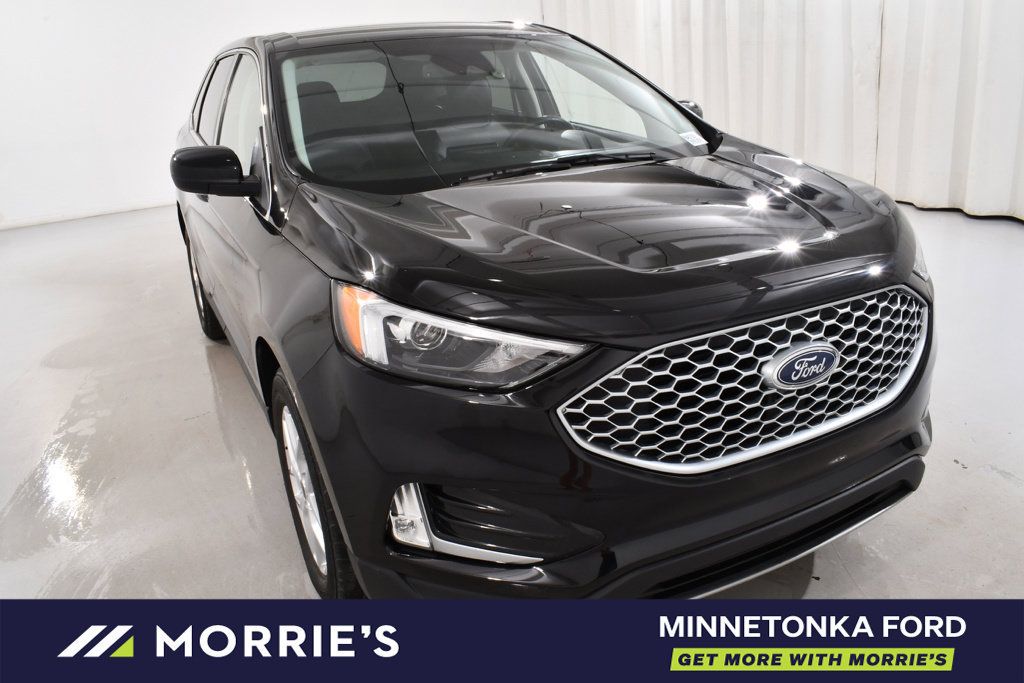 Used 2024 Ford Edge SEL w/ Convenience Package AWD/4WD image 4