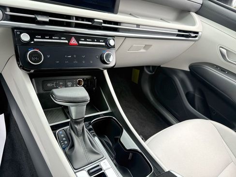 Used 2025 Hyundai Tucson SEL FWD image 19