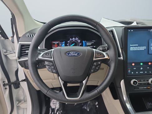 Used 2022 Ford Edge Titanium AWD/4WD image 14