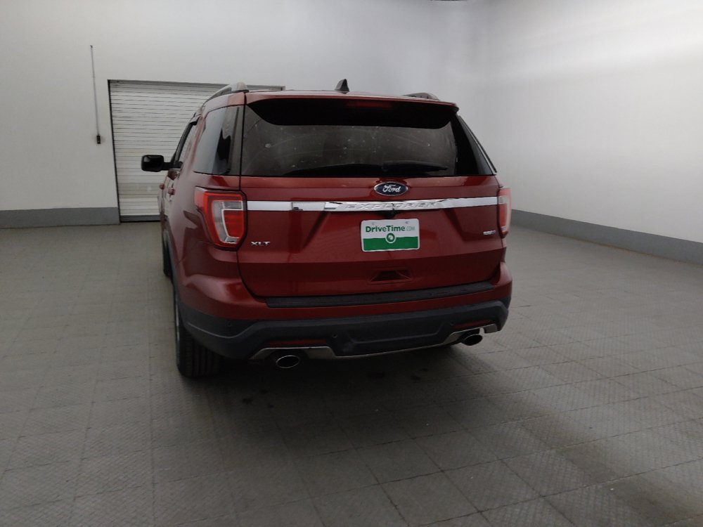 Used 2018 Ford Explorer XLT AWD/4WD image 6