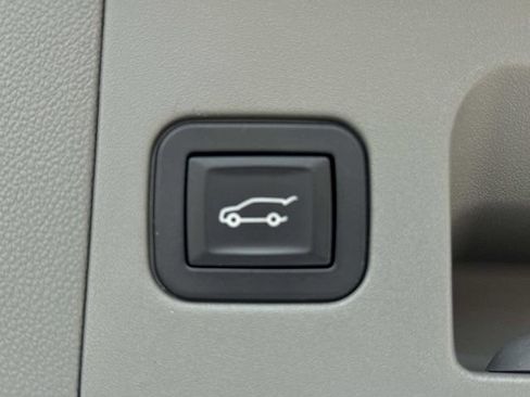 Used 2018 Cadillac XT5 Premium Luxury FWD image 11