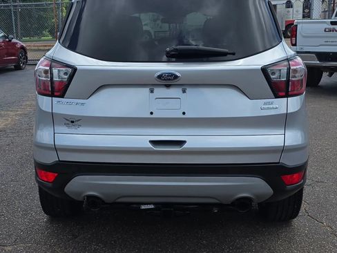 Used 2018 Ford Escape SE w/ SE Sync 3 Package FWD image 4