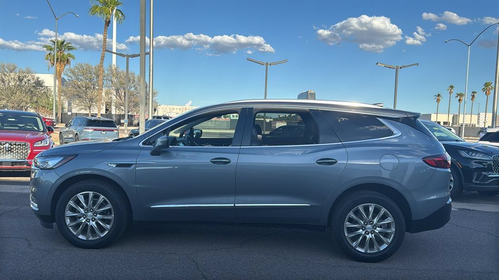 Used 2021 Buick Enclave Essence w/ Sound and Sites Package FWD image 4