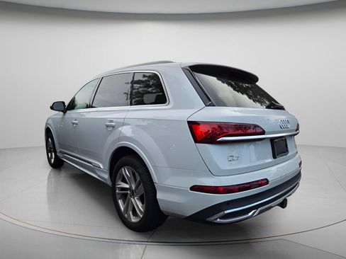 Used 2023 Audi Q7 2.0T Premium w/ Towing Package AWD/4WD image 3