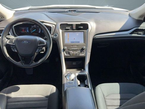 Used 2020 Ford Fusion SE image 15