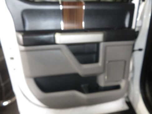 Used 2015 Ford F150 Lariat AWD/4WD image 23