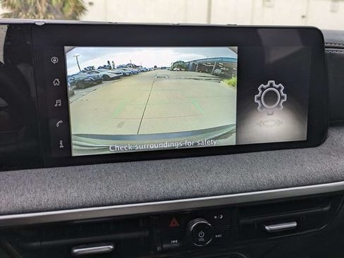Used 2025 Nissan Kicks SV FWD image 21
