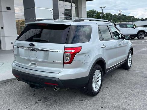 Used 2014 Ford Explorer XLT w/ Equipment Group 202A FWD image 3