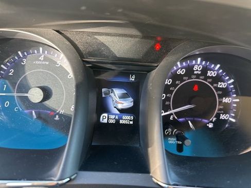 Used 2016 Toyota Avalon Limited image 6