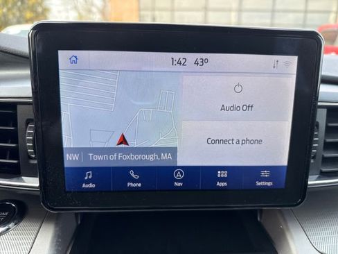 Certified 2022 Ford Explorer XLT w/ Equipment Group 202A image 17