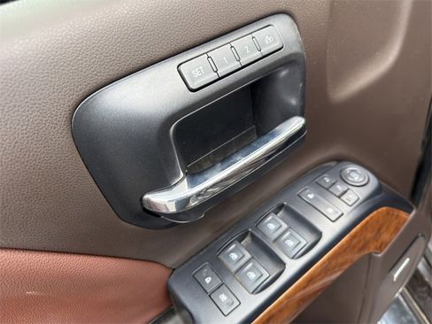 Used 2019 Chevrolet Silverado 2500 High Country image 12