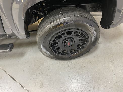 Used 2025 Toyota Tacoma SR5 image 12